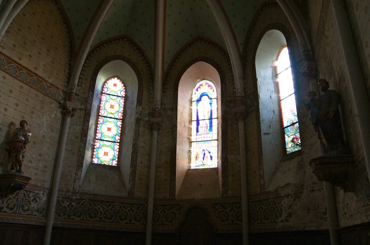 Les vitraux du choeur de l'église de la Sainte Vierge. - La Haie-Traversaine