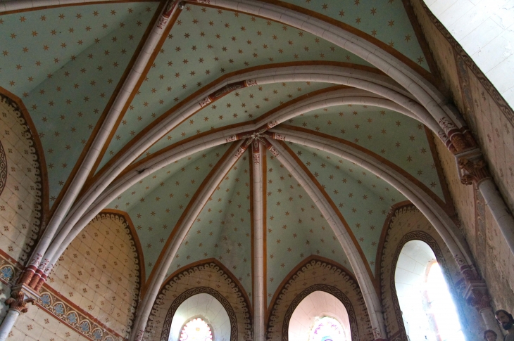 L'abside de l'église de la sainte Vierge. - La Haie-Traversaine