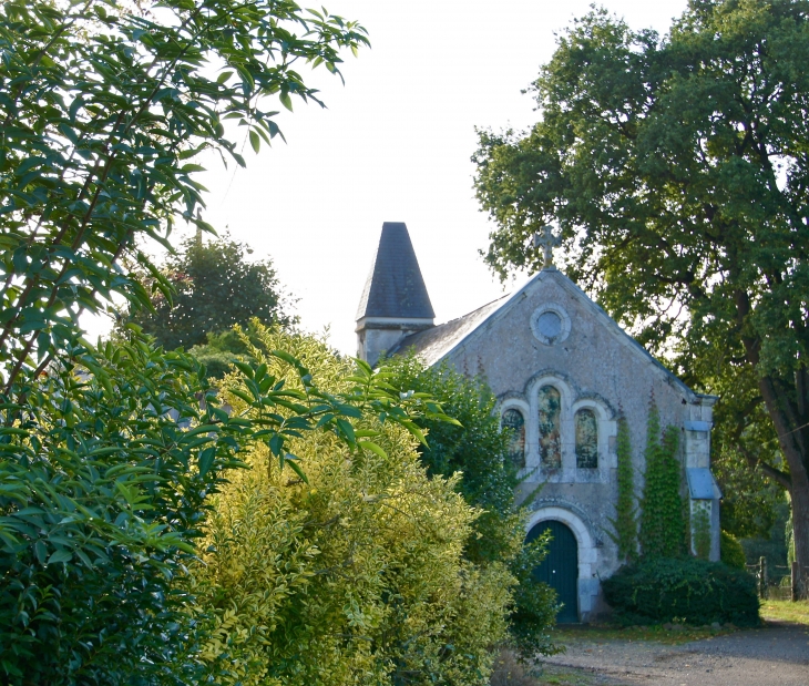 Façade occidentale de la chapelle Notre Dame de la Vallée. - La Haie-Traversaine