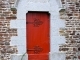 La porte du transept gauche de l'église de la Sainte Vierge.