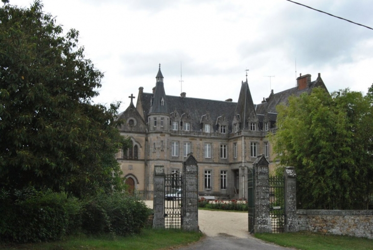Chateau - Launay-Villiers