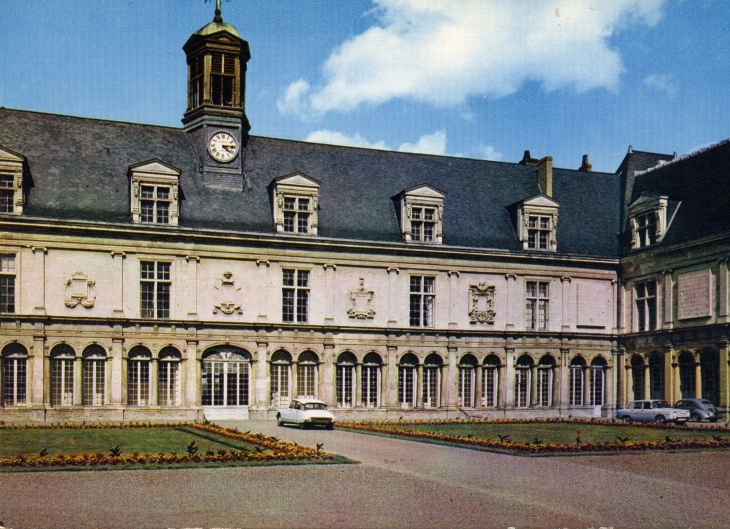 Le Palais de Justice (carte postale de 1980) - Laval