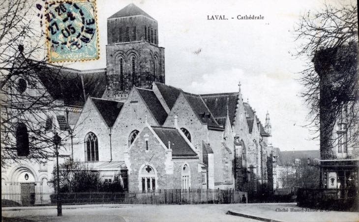Cathédrale, vers 1905 (carte postale ancienne). - Laval