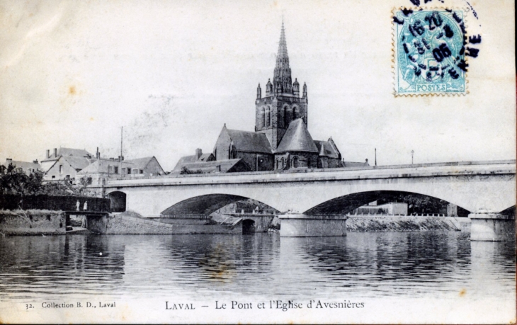 Le Piont et l'église d'Avesnières, vers 1906 (carte postale ancienne). - Laval