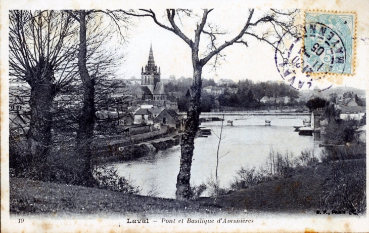 Pont et Basilique d'Avesnières, vers 1905 (carte postale ancienne). - Laval
