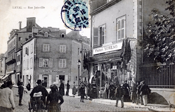 Rue Joinville, vers 1905 (carte postale ancienne). - Laval