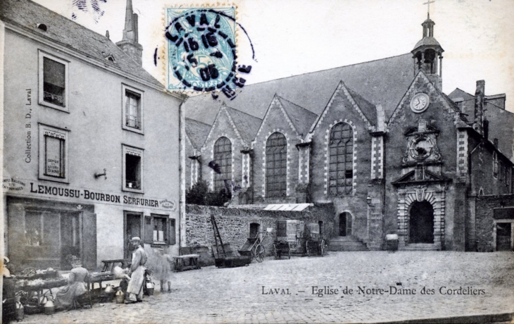 Eglise de Notre Dame des Cordeliers, vers 1905 (carte postale ancienne). - Laval