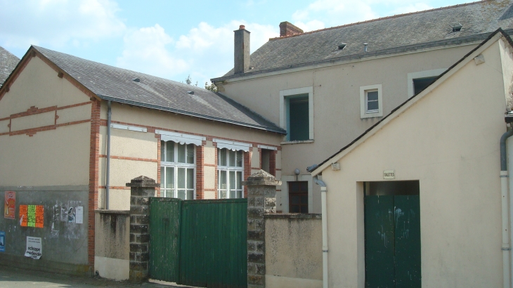 Ancienne école. - Loigné-sur-Mayenne
