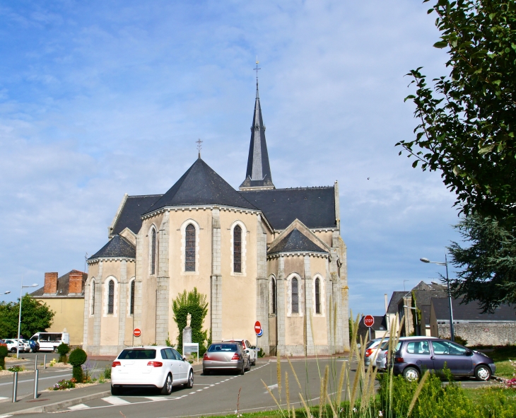 Le Chevet de l'église Saint-Martin. - Louverné