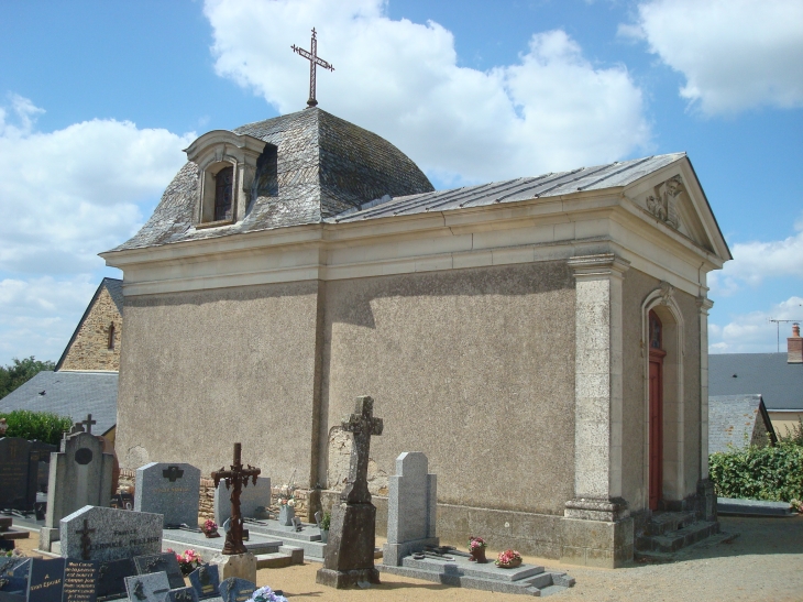 Chapelle Saint Henri. Cimetière - Marigné-Peuton