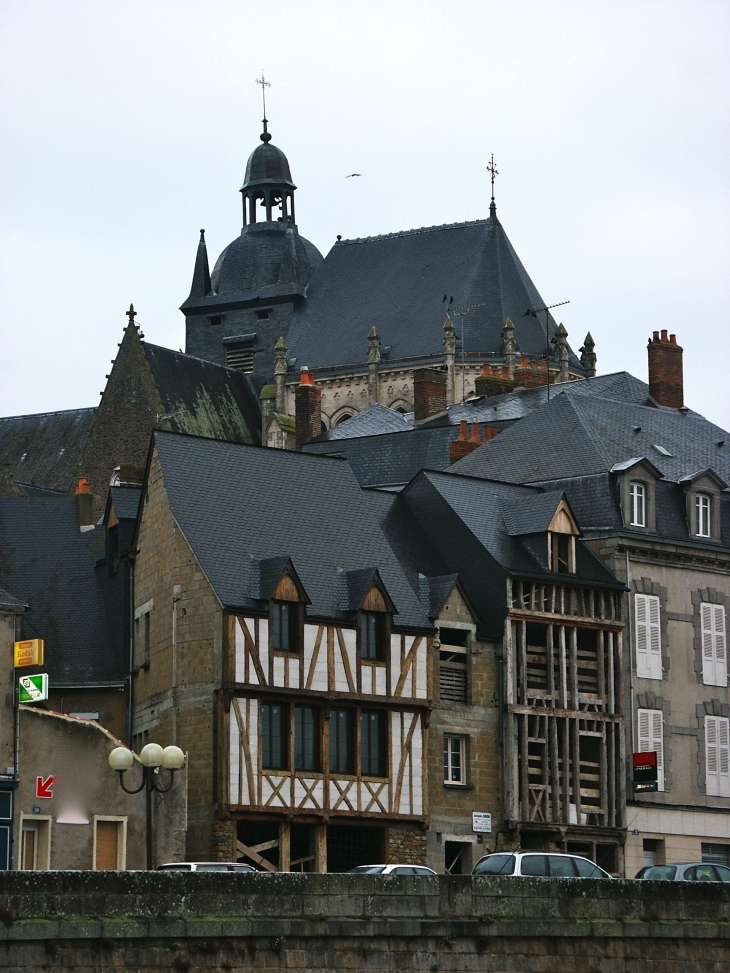 Maisons des quais. - Mayenne