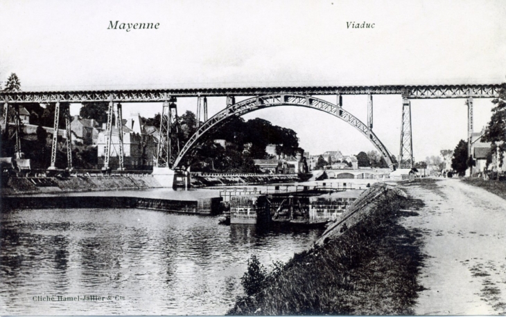 Le Viaduc, vers 1905 (carte postale ancienne). - Mayenne