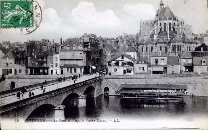 Le Pont et l'église Notre Dame, vers 1913 (carte postale ancienne). - Mayenne