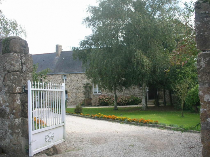 Poulay ( Auberge campagnarde ) - Montreuil-Poulay