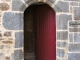 Façade latérale nord, portail de l'entrée de l'église Saint Pierre.