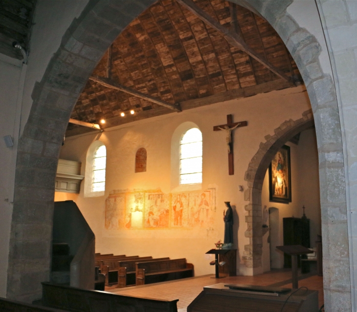 Du transept gauche vers la nef - Parné-sur-Roc
