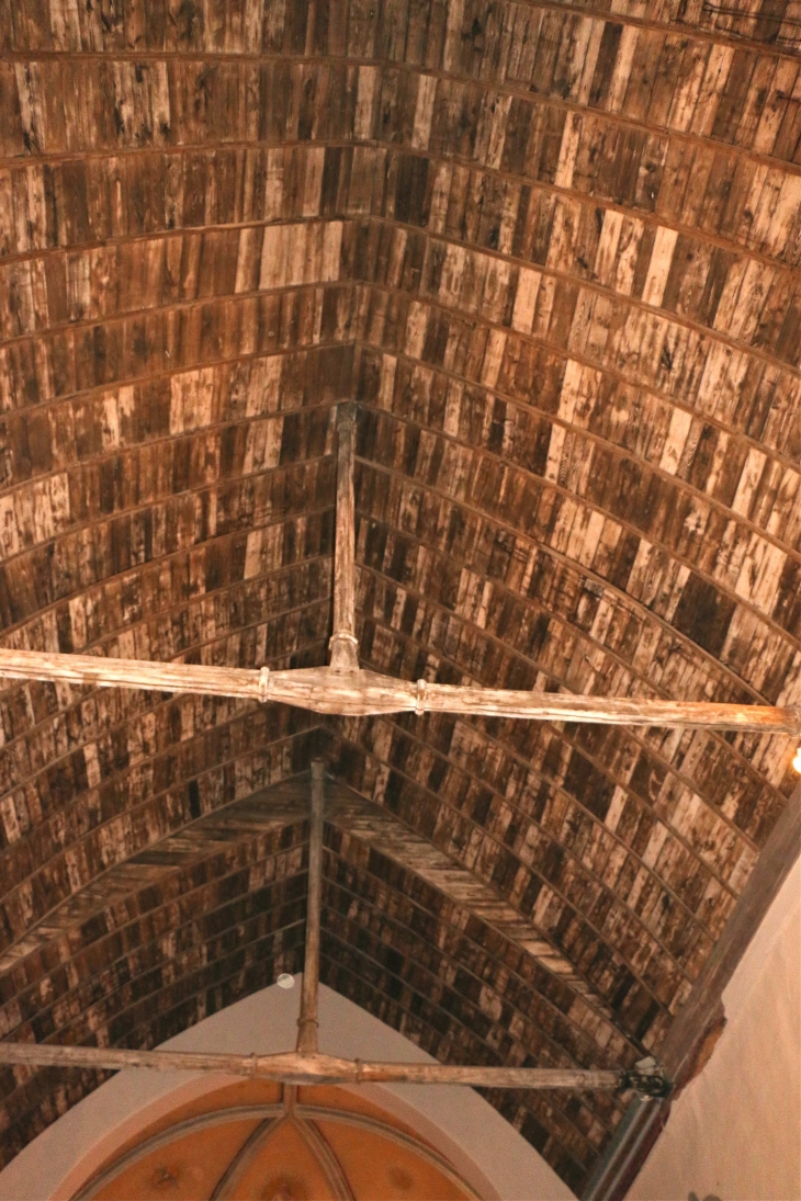 Le plafond de la  ef en coque de bâteau rensersé - Parné-sur-Roc