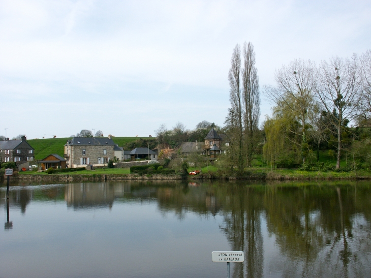 La Mayenne. - Saint-Baudelle