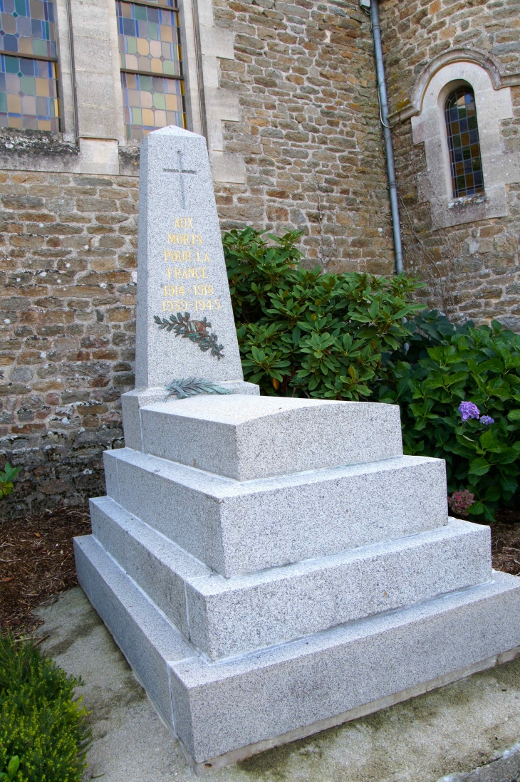 Le Monument aux Morts - Saint-Baudelle