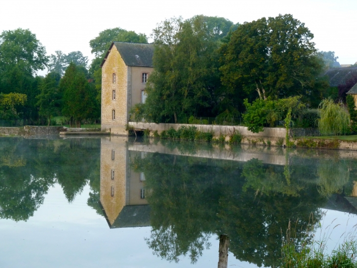 Le Moulin de Saint Baudelle. - Saint-Baudelle