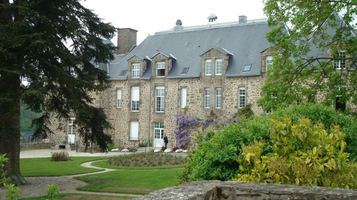 Château de l'Isle-du-gast - Saint-Fraimbault-de-Prières