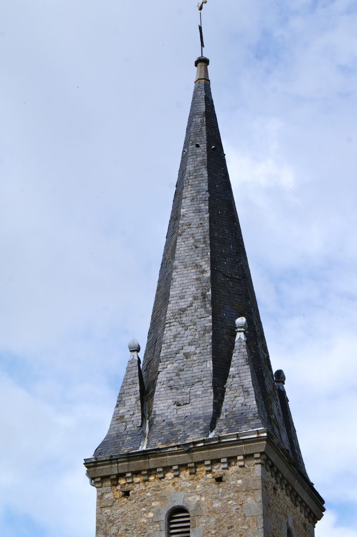 Le clocher de l'église de la Chapelle au Grain. - Saint-Georges-Buttavent