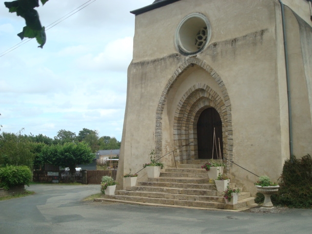 Porche de l'église - Saint-Michel-de-Feins