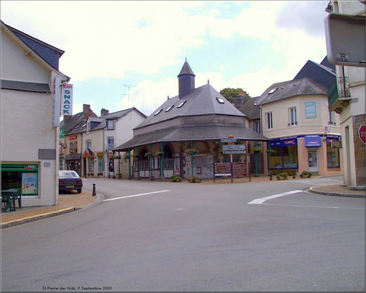 Le carrefour du centre ville - Saint-Pierre-des-Nids