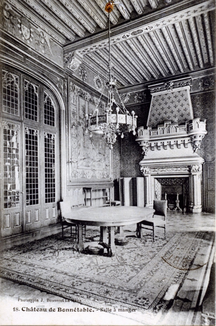 Le Château : Salle à Manger; vers 1915 (carte postale ancienne). - Bonnétable