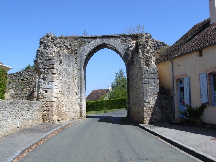 La porte St Rémy - Bourg-le-Roi