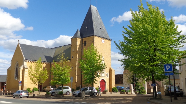 Eglise St Eloi, reconstruite sur une base romaine (XIXè siècleà - Chassillé
