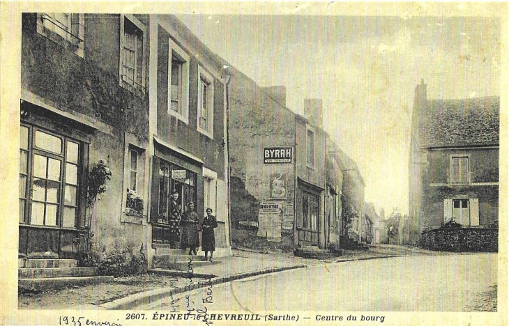 Centre du Bourg (Hier) - Épineu-le-Chevreuil