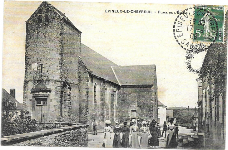 Place de l'Eglise( Hier) - Épineu-le-Chevreuil