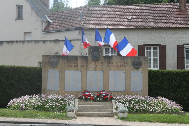 Monument aux morts de la Chartre sur le Loir - La Chartre-sur-le-Loir