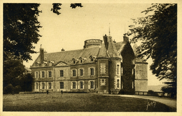 Château du XV° - Façade Nord (carte postale de 1930) - Montmirail