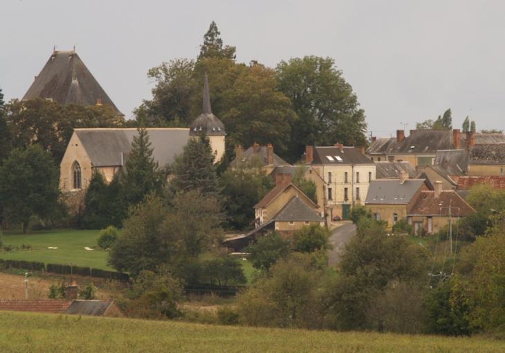 Le Château, l’Église, … vue nord-est - Montreuil-le-Henri