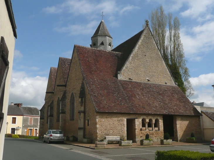 L'église rue de la Mairie - Saint-Aubin-des-Coudrais