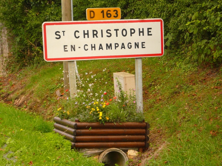 Entrée du village - Saint-Christophe-en-Champagne