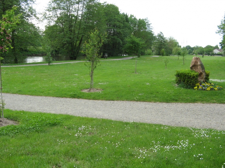 Espaces verts en bord de Sarthe - Saint-Pavace