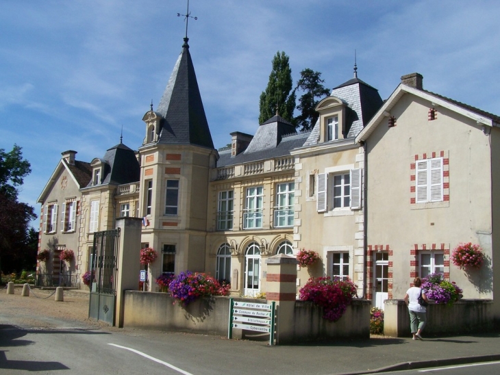 Mairie - Savigné-l'Évêque