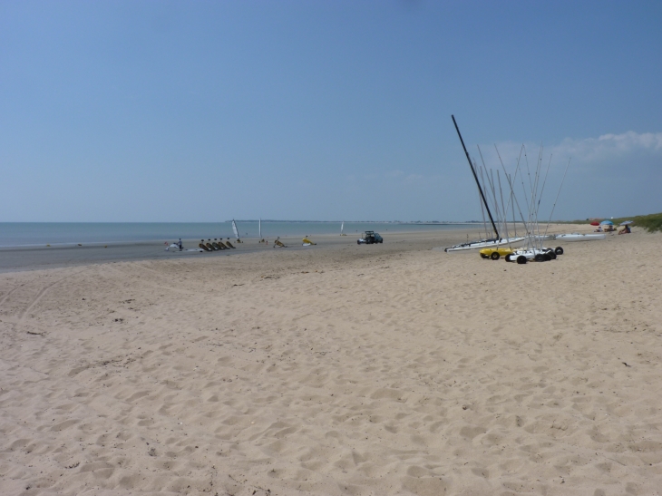 La plage  Crédit : André Pommiès - Barbâtre