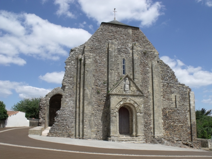 Eglise Saint Nicolas ...Plus vieille eglise de vendée X eme Siecle - Brem-sur-Mer