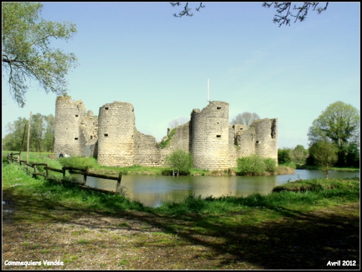 Chateau de Comméquiers XIVe siècle - Commequiers