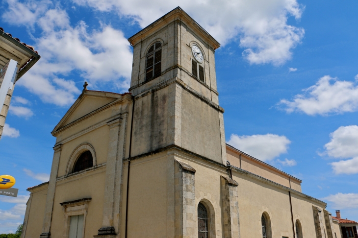 Eglise Saint Pierre. - Doix