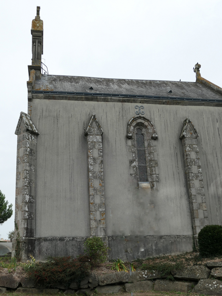 La chapelle Notre Dame de Pitié de profil - Grand'Landes