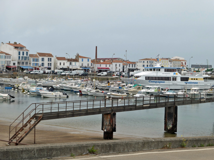 Le port et la commune de Port Joinville - L'Île-d'Yeu