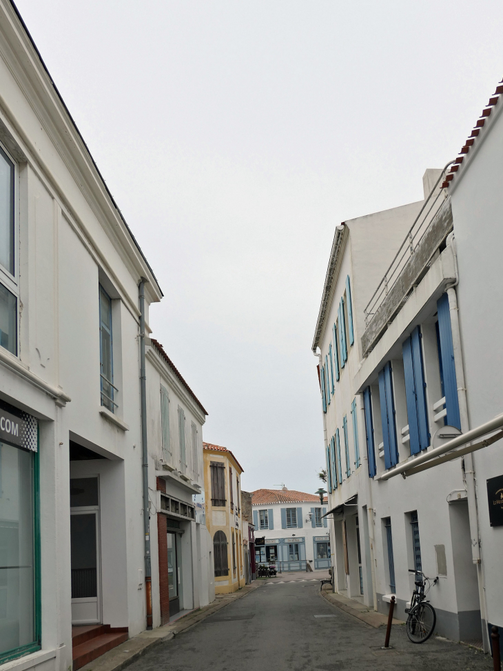 Une rue derrière les quais - L'Île-d'Yeu