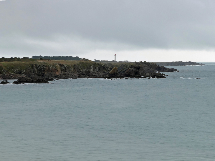 La côte sauvage : vue sur la pointe des Corbeaux - L'Île-d'Yeu