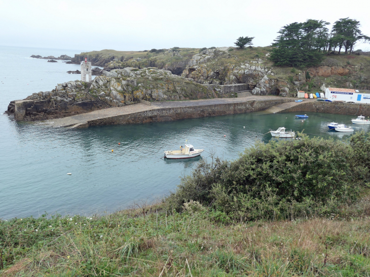 La côte sauvage : le port de la Meule - L'Île-d'Yeu