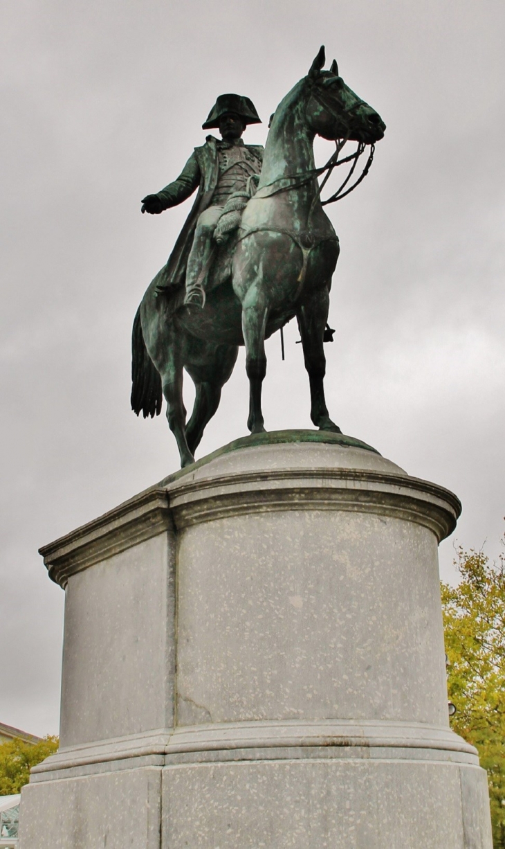Le Parc ( Statue Napoléon ) - La Roche-sur-Yon